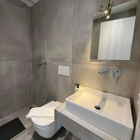 Maria Lux One Bedroom Апартаменты *